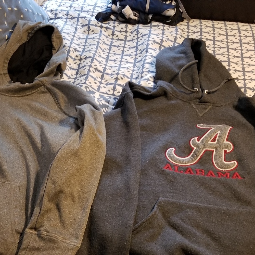 Lot of 2 hoodies excellent condition